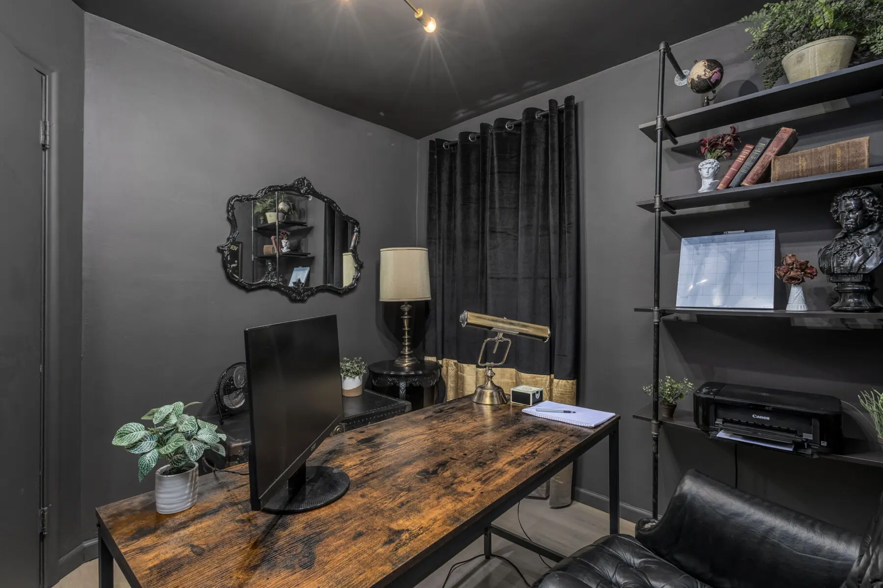 Homepage Office Photo